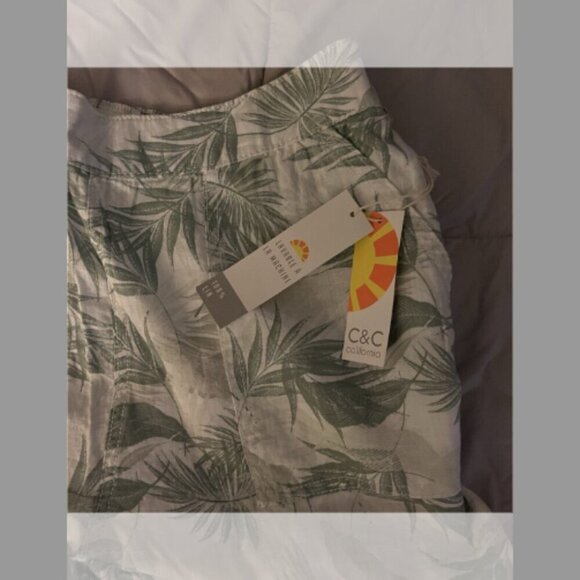 C&C California Linen Patch Pocket Pull-On Shorts - Picture 4 of 6